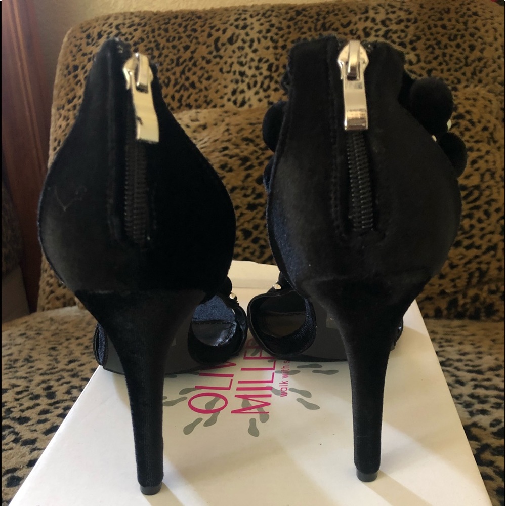 Shoe - Picture 3 of 3